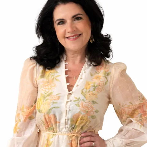 Former TV Reporter with 27 years of storytelling experience 